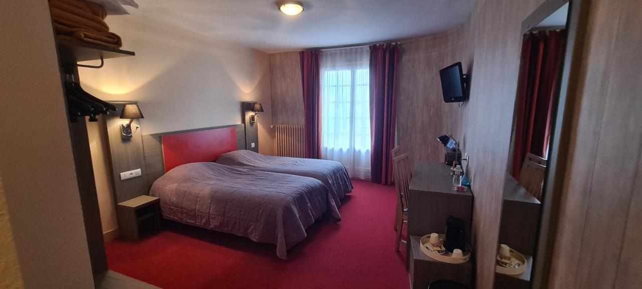 Logis Hotel Saint-Hubert Cour Cheverny Bagian luar foto