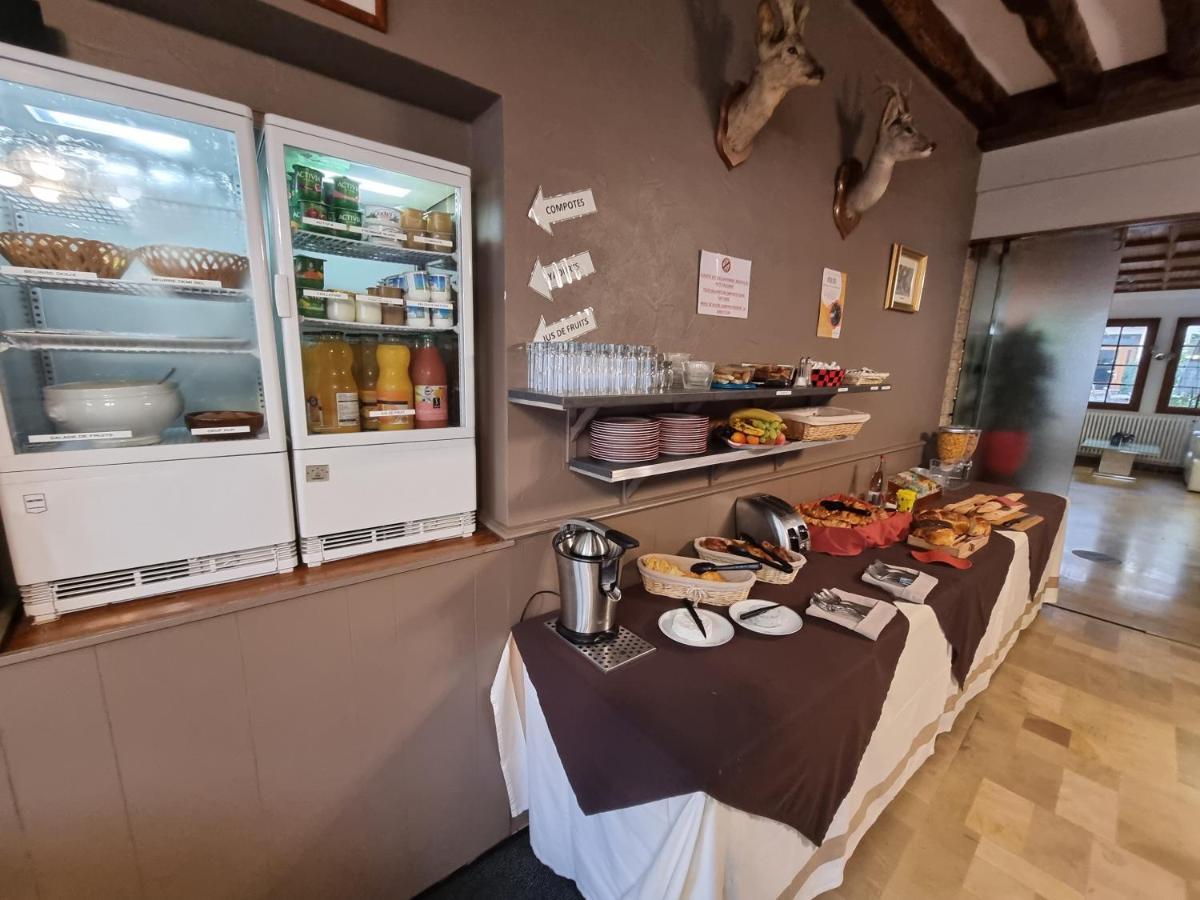Logis Hotel Saint-Hubert Cour Cheverny Bagian luar foto