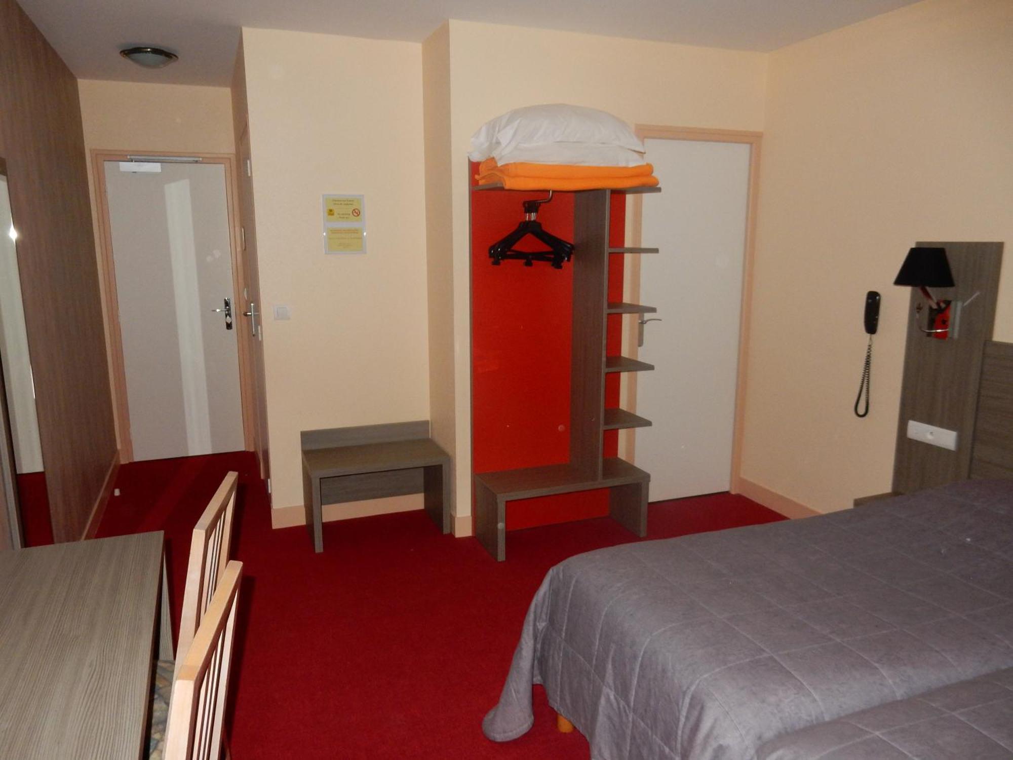 Logis Hotel Saint-Hubert Cour Cheverny Ruang foto