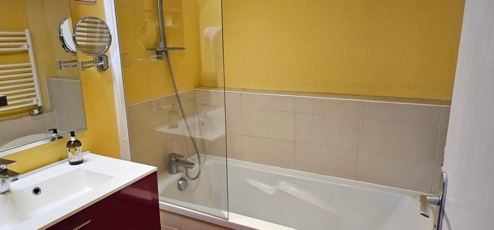 Logis Hotel Saint-Hubert Cour Cheverny Bagian luar foto