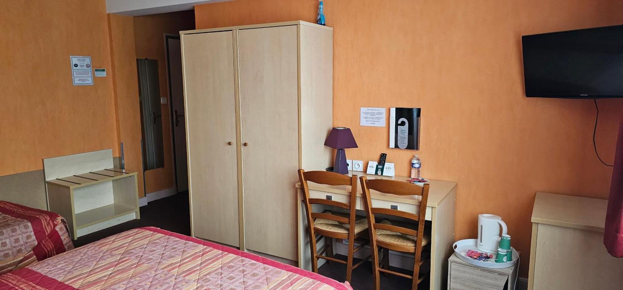Logis Hotel Saint-Hubert Cour Cheverny Bagian luar foto