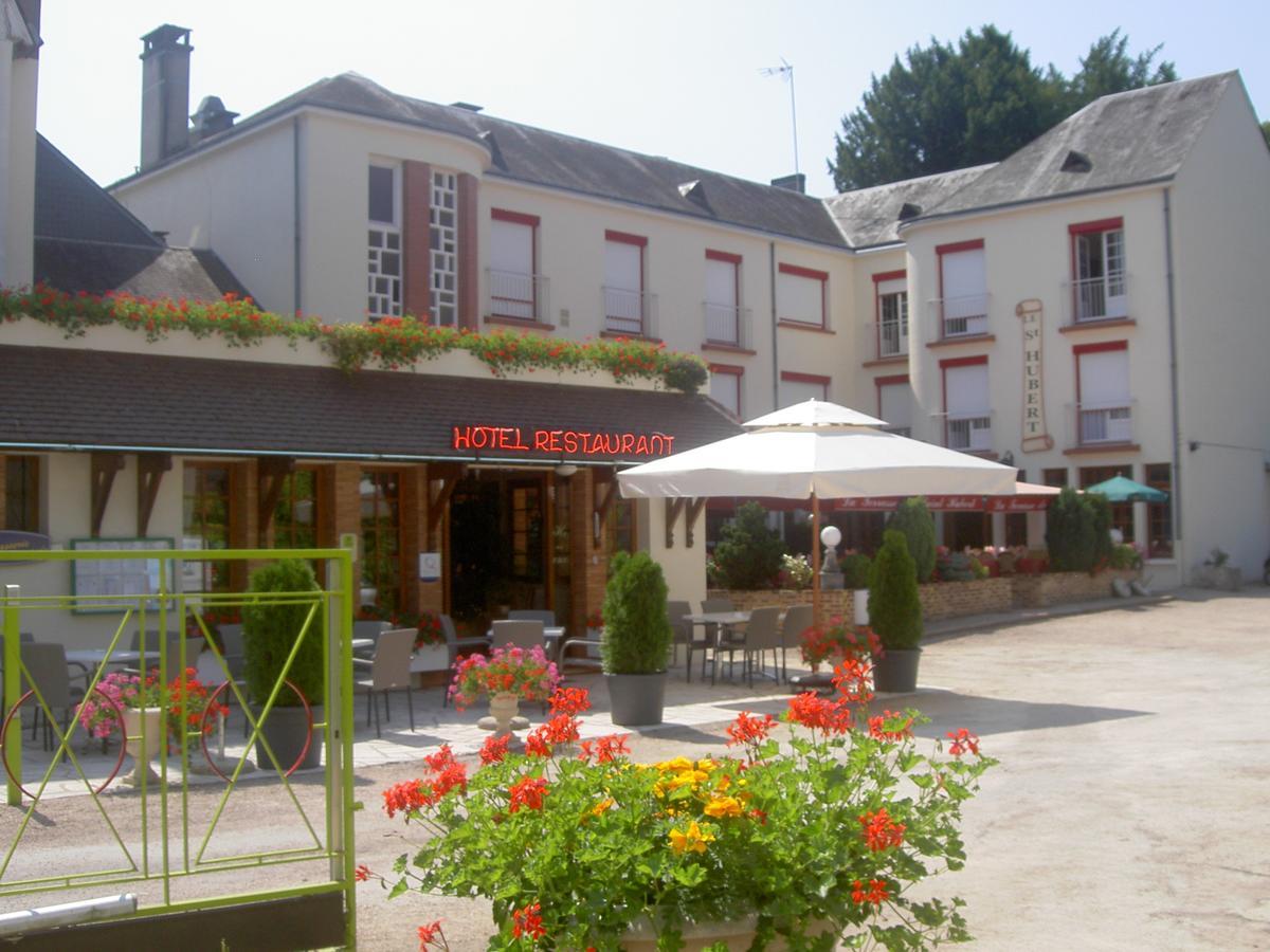 Logis Hotel Saint-Hubert Cour Cheverny Bagian luar foto