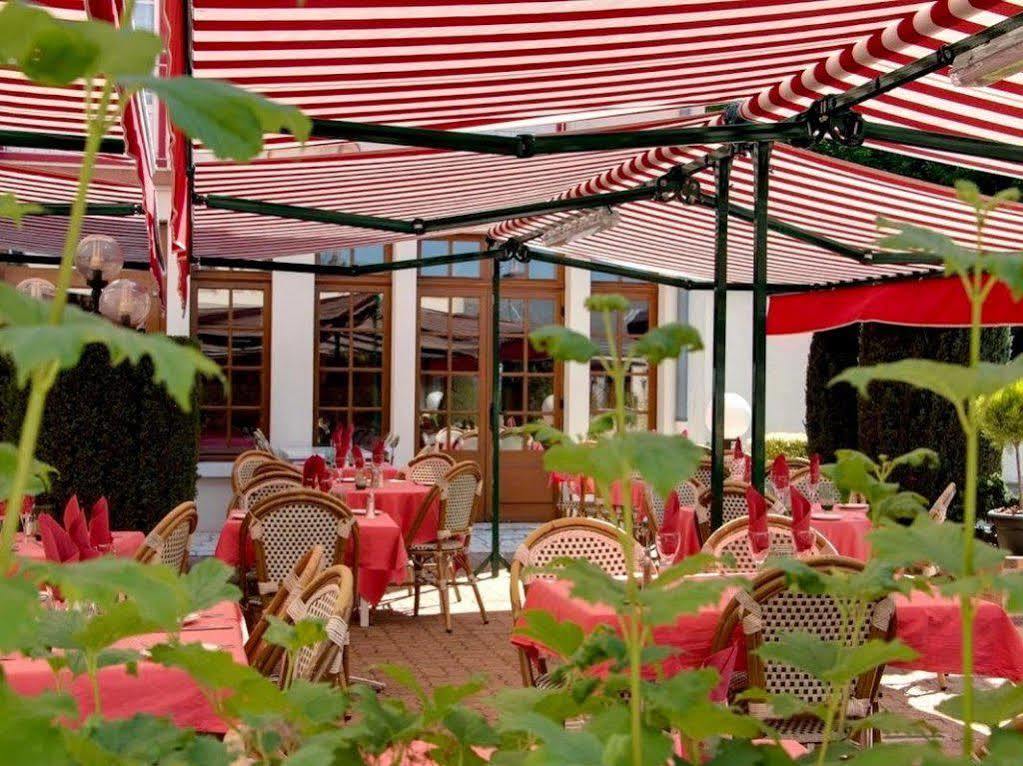 Logis Hotel Saint-Hubert Cour Cheverny Bagian luar foto