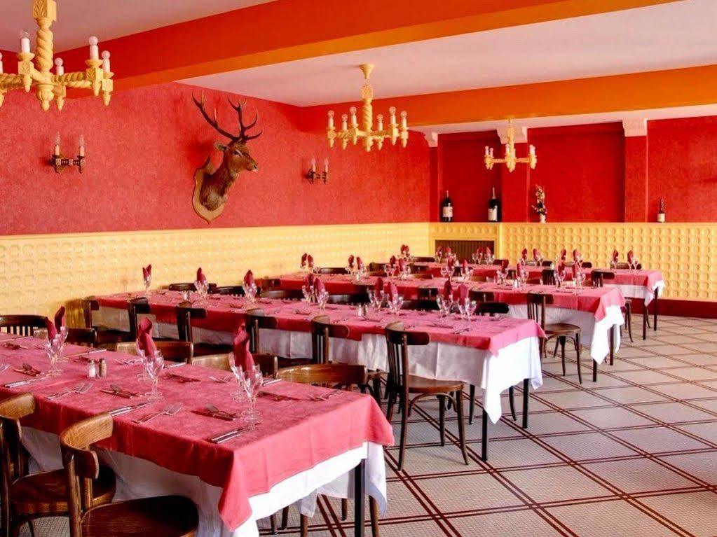 Logis Hotel Saint-Hubert Cour Cheverny Bagian luar foto