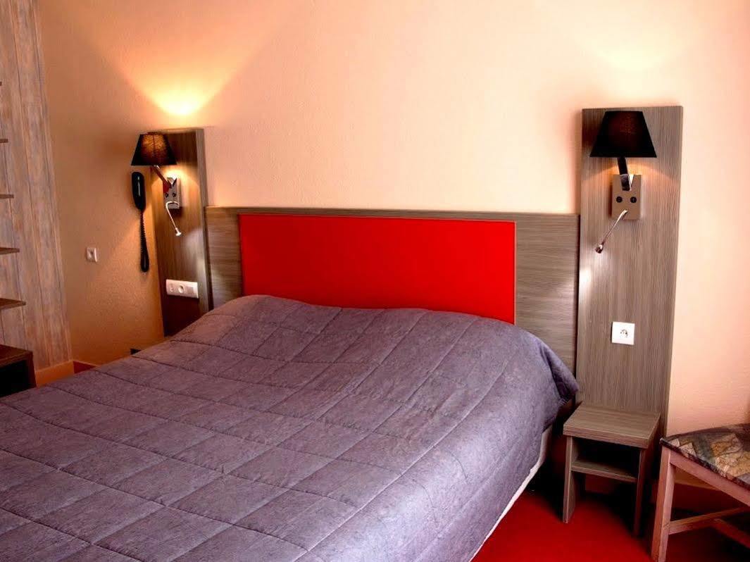 Logis Hotel Saint-Hubert Cour Cheverny Bagian luar foto