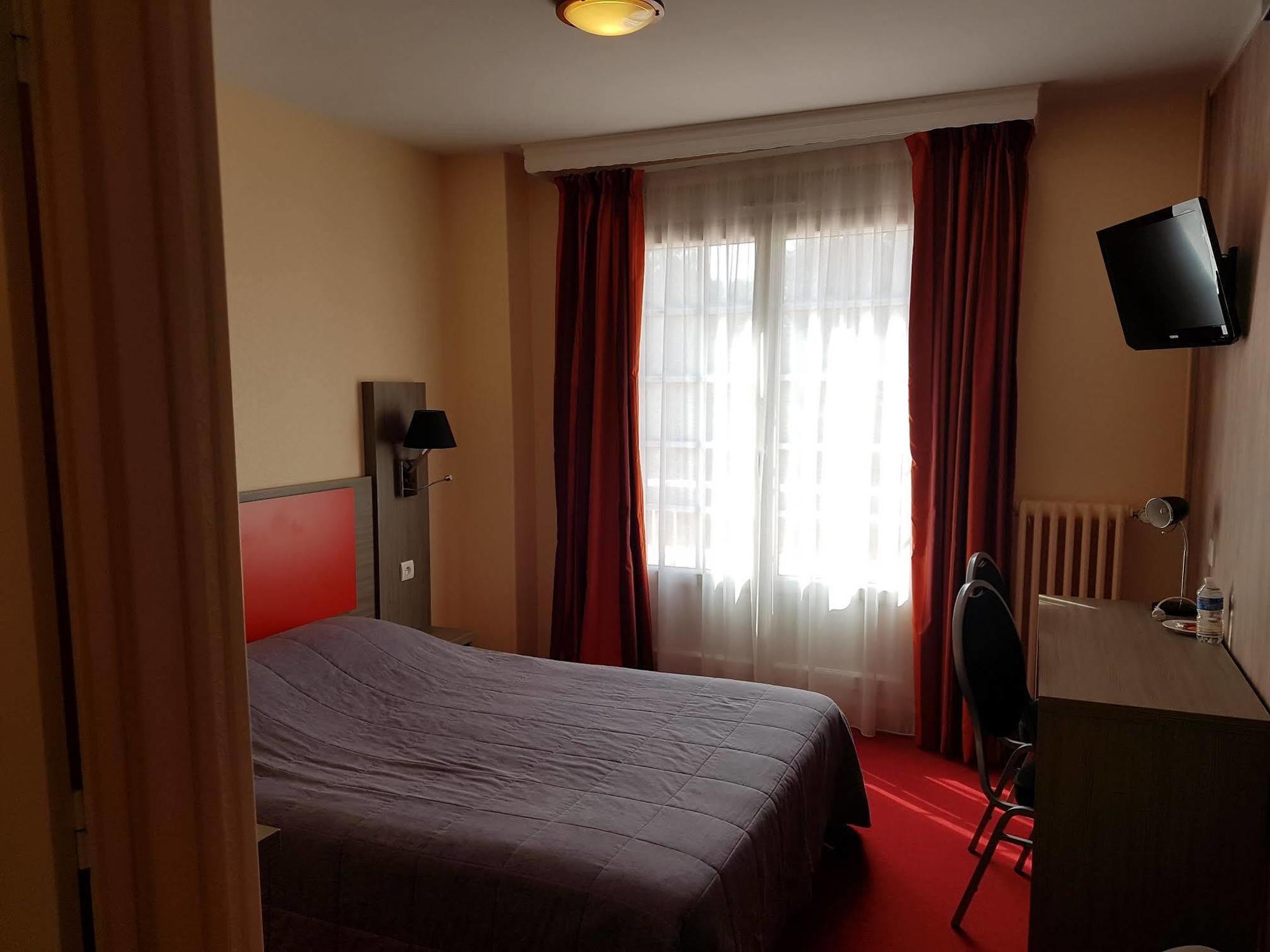 Hotel Saint-Hubert Cour Cheverny Bagian luar foto