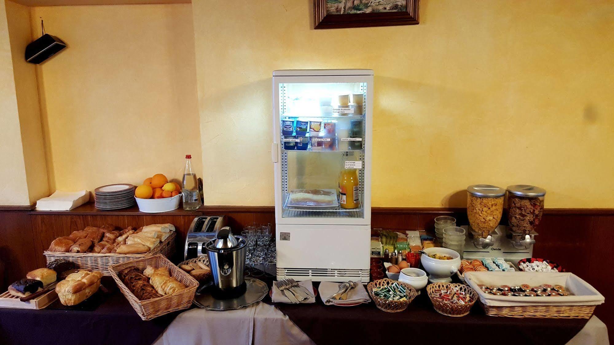 Logis Hotel Saint-Hubert Cour Cheverny Bagian luar foto