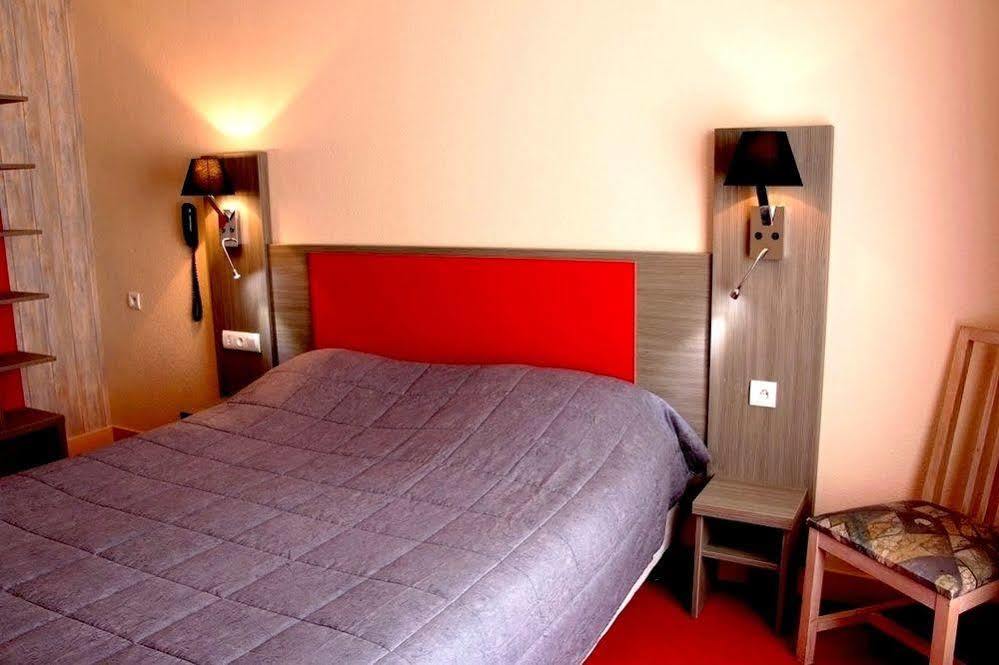 Logis Hotel Saint-Hubert Cour Cheverny Bagian luar foto